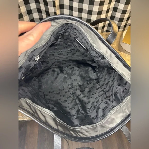 Michael Kors Kelsey Medium Top-Zip Nylon Grey and Black Tote - Picture 5 of 6